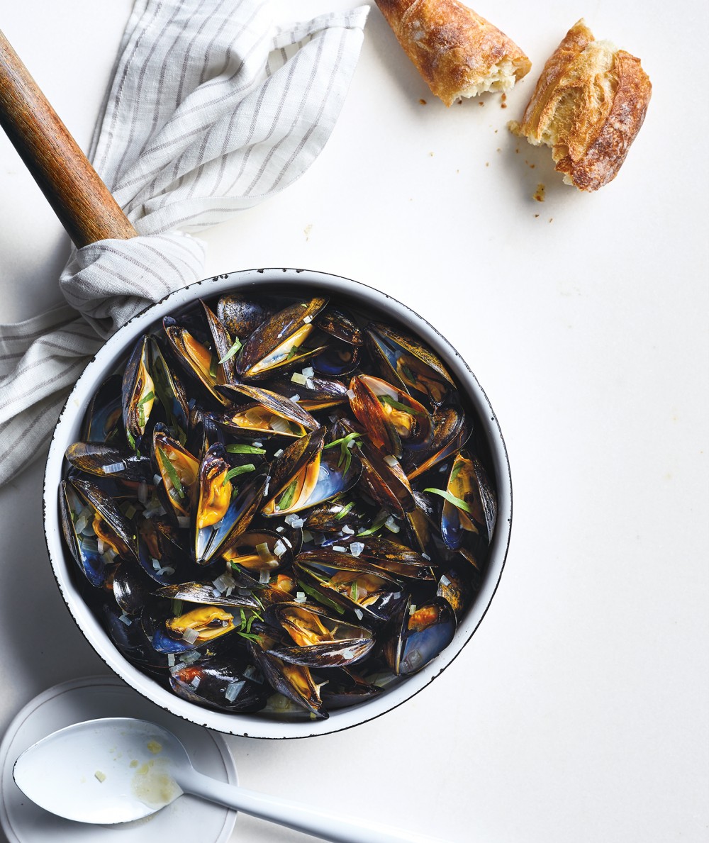 Steamed Mussels With White Wine and Tarragon